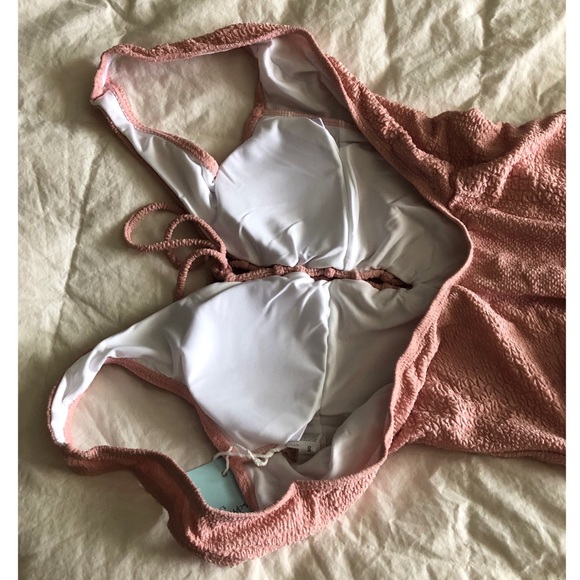 Cupshe one piece - Picture 8 of 11